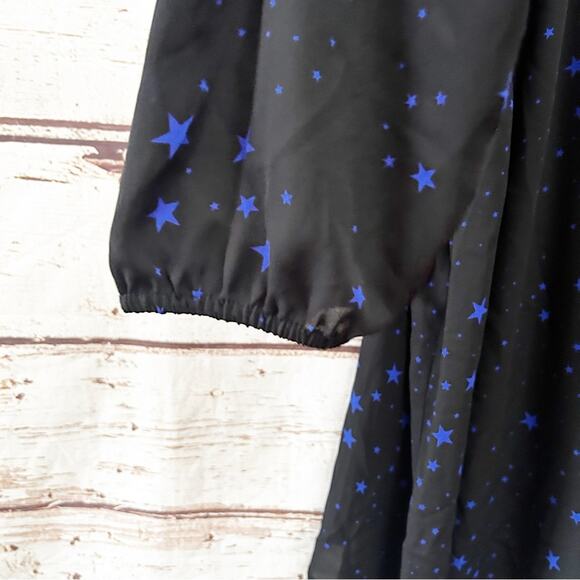 TORRID Black with Blue Stars Cold Shoulder Blouse Sz 3 - Picture 9 of 10